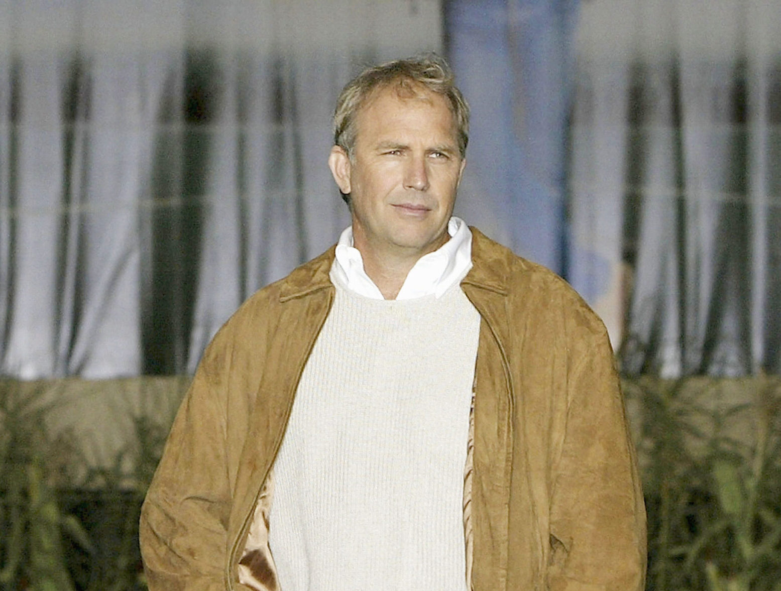 Kevin Costner returns to the cornfield for the 'Field of Dreams' game -  Upworthy