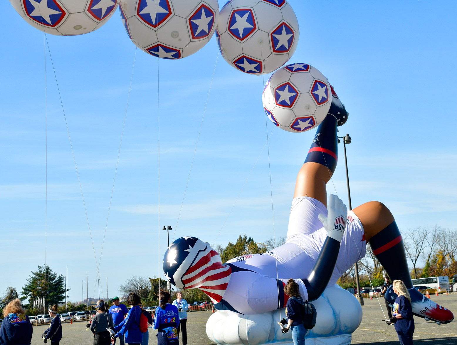 FOX Sports Unveils 'Striker, The U.S. Soccer Star' Balloonicle to Debut in  2022 Macy's Thanksgiving Day Parade® - Fox Sports Press Pass